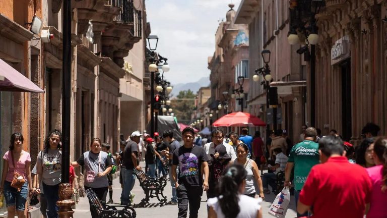 Más de 300 potosinos son devueltos desde EE.UU. en un solo mes