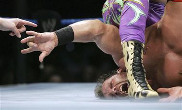 Chris Benoit luchando (Reuters)