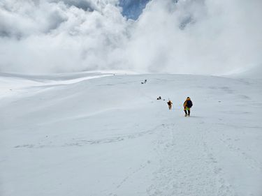 Orgullo mexicano: padre e hijo suben juntos al Everest