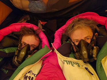 Padre e hijo mexicanos suben juntos al Everest