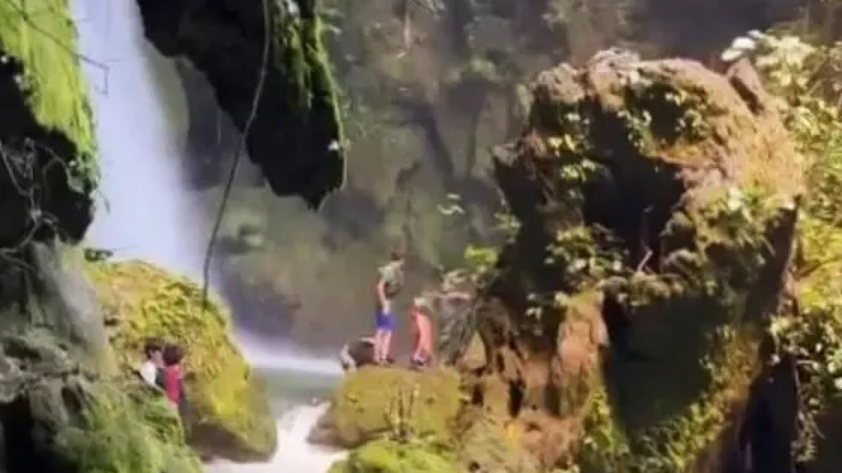 Adolescente de 13 años muere al caer en cascada de El Naranjo