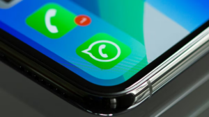 Alerta por estafa de WhatsApp con facturas y recibos falsos