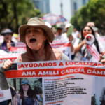 Colectivos instalan antimonumento en el Ángel para exigir justicia por Ana Amelí