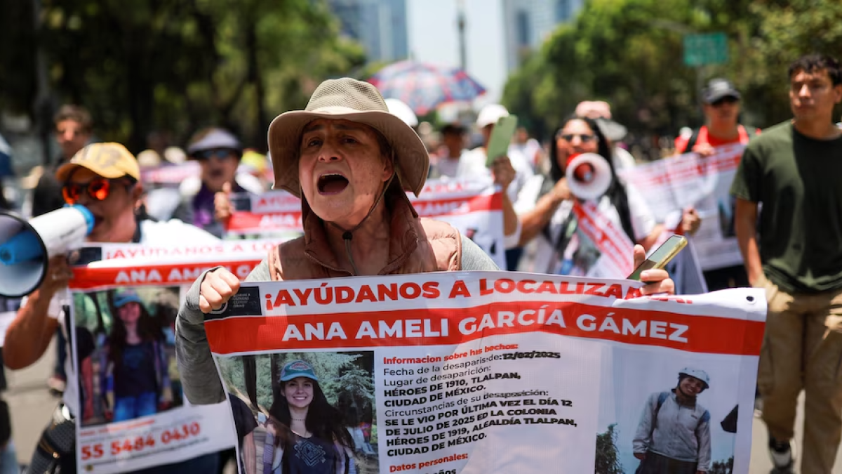 Colectivos instalan antimonumento en el Ángel para exigir justicia por Ana Amelí