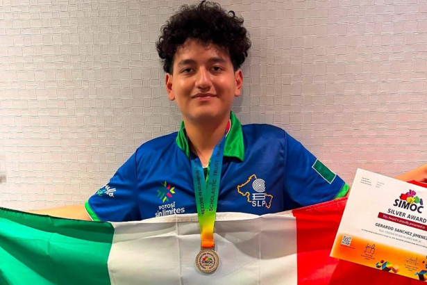 Estudiante del Cobach SLP gana medalla de plata en Singapur