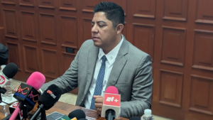 Gallardo firma la derogación total de la reforma conocida como 'Ley Serrano'