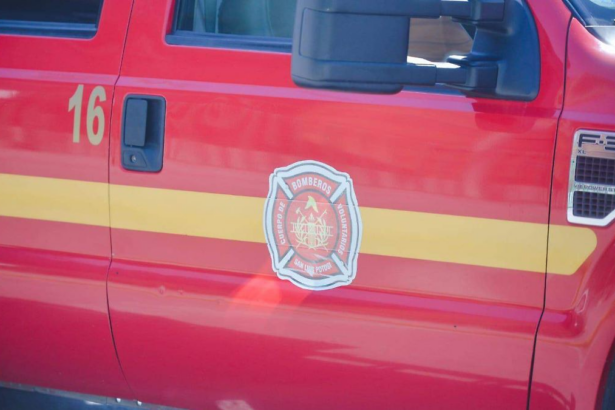 Incendio en baldío obliga a evacuar viviendas en colonias Popular e Industrial