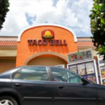 Siete demandan a Taco Bell por brote vinculado a lechuga