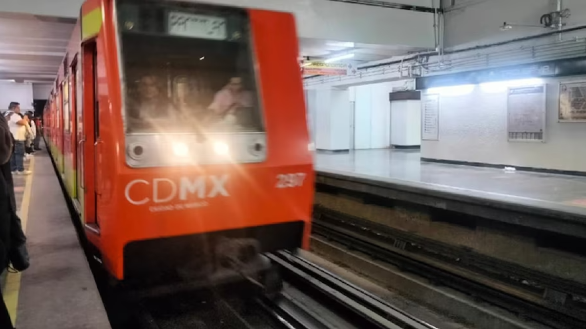 Suspenden el servicio en la Línea 9 del Metro por rescate tras caída a las vías en Jamaica