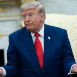 Trump dice que considera un 'ataque masivo' contra Irán